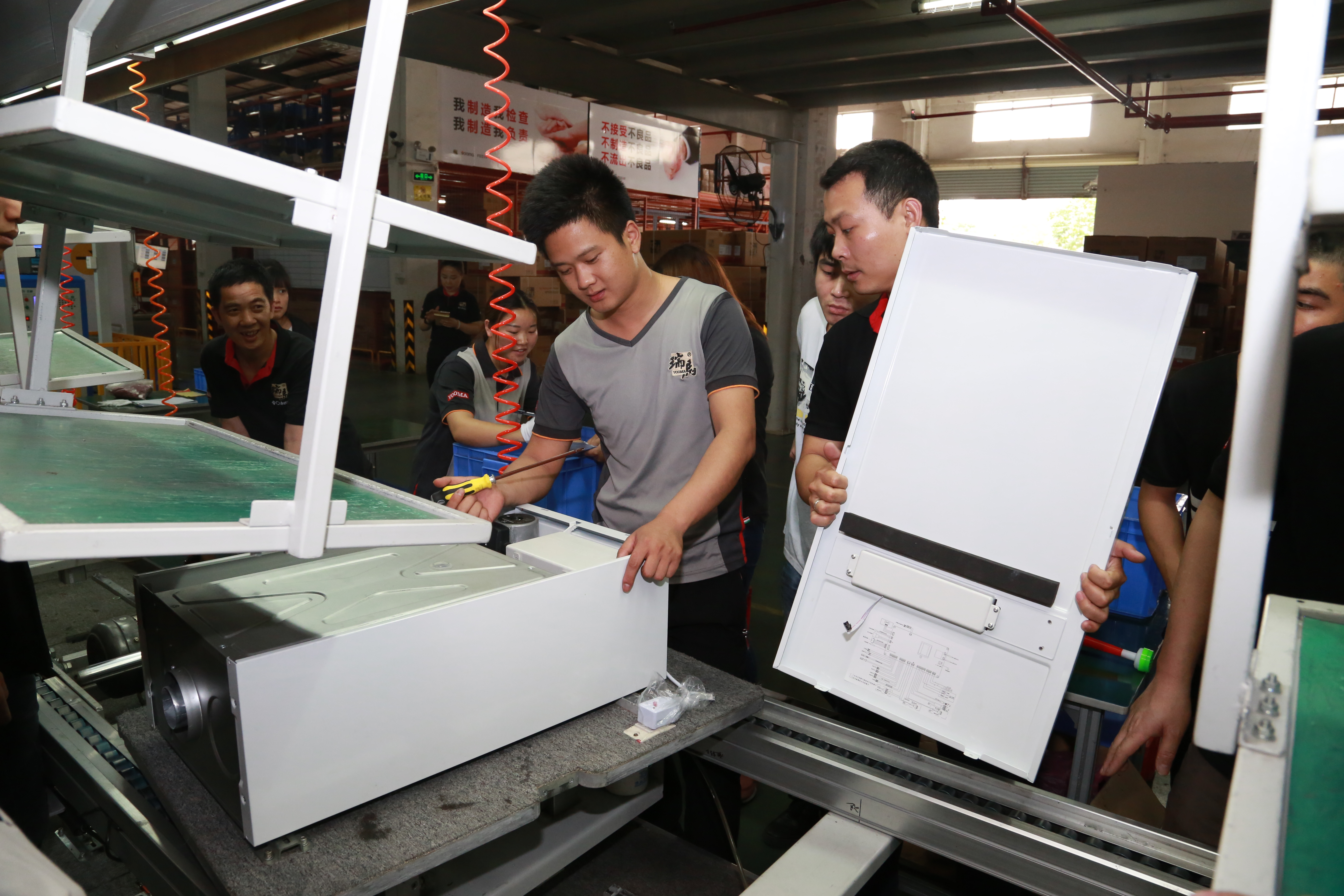 优德88壁挂炉厂家品质如何？今天小马哥带您走近了解！